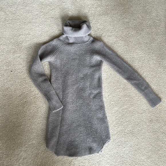 Wilfred cozy turtle neck - Picture 1 of 3